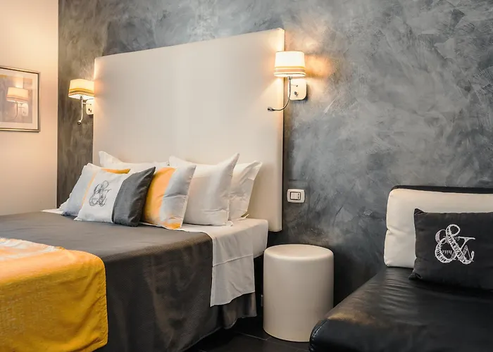 Grey&white 4*