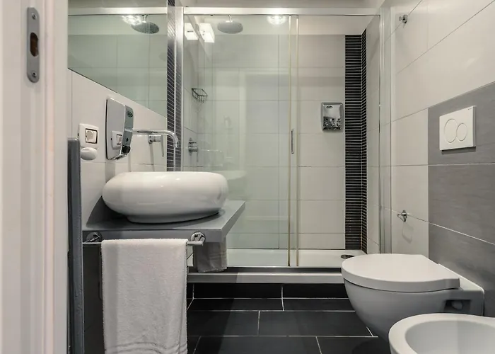 Konukevi Grey&white 4*